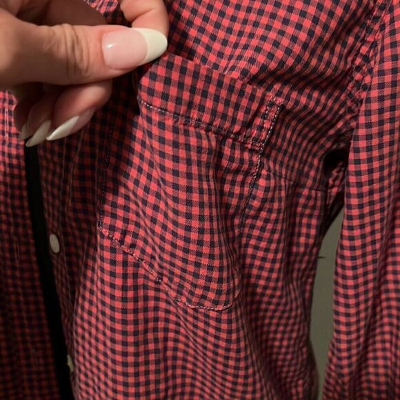 GAP Women's Red Navy Gingham The Fitted Boyfriend Button-Up Shirt - Picture 2 of 9